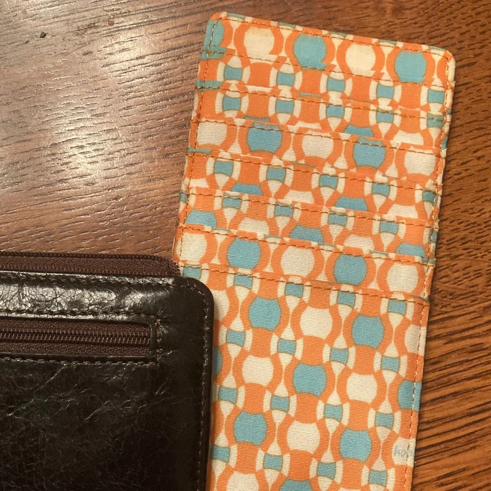 HOBO Dark Brown Leather Wallet with Zipper holds lots of cards. Side zip too. - Picture 7 of 14